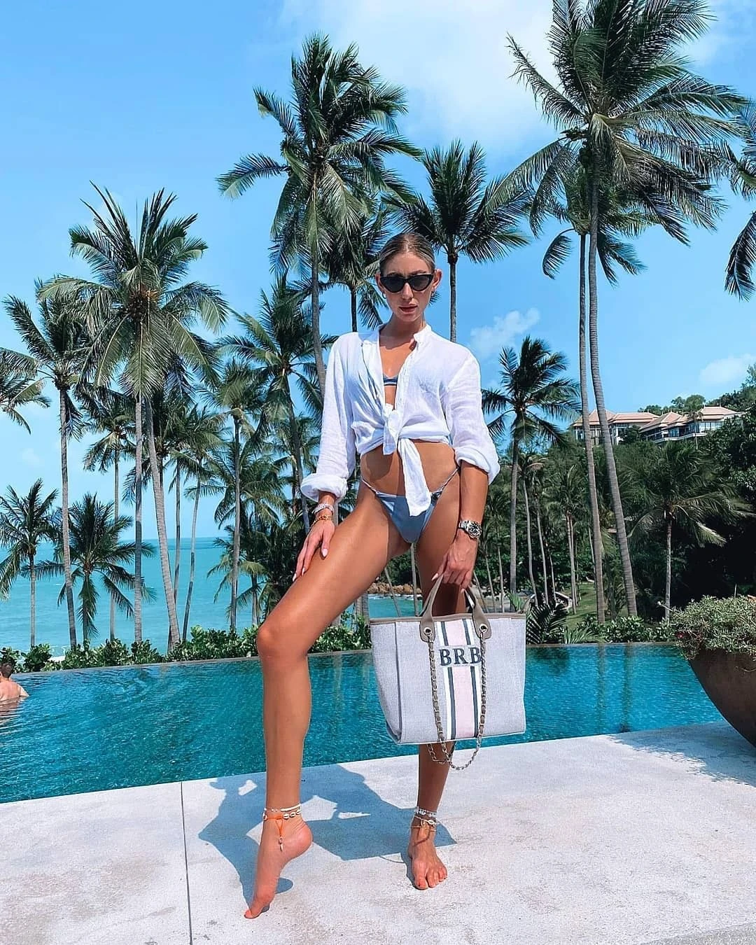 The Lily Canvas - French Grey - Medium 4 The Lily Canvas - French Grey - Medium - Image 2